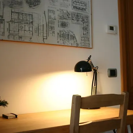 Aldobrandeschi Studio-flat דירה *